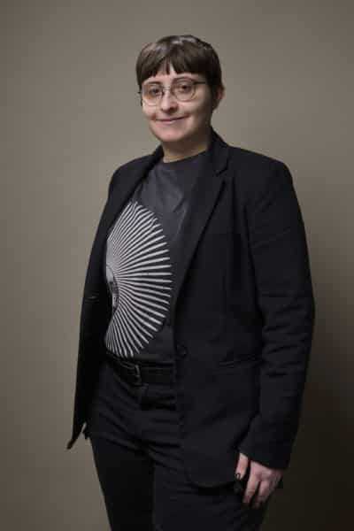 Céline K. photographiée par Thomas L. Duclert, photographe professionnel de portrait à Paris pour CV, Linkedin, site web...