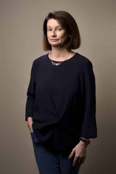 Marie C. photographiée par Thomas L. Duclert, photographe professionnel de portrait à Paris pour CV, Linkedin, site web...